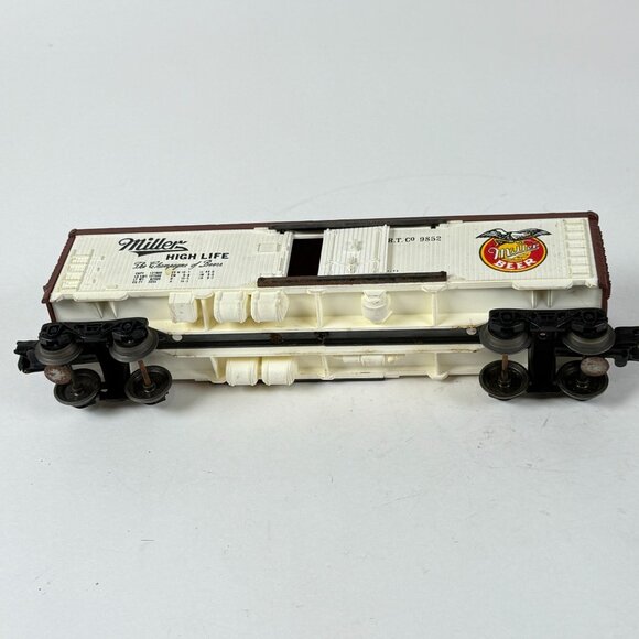 Lionel 1973 Miller High Life Train Boxcar URT CO 9852 Champagne Of Beers - Picture 7 of 9